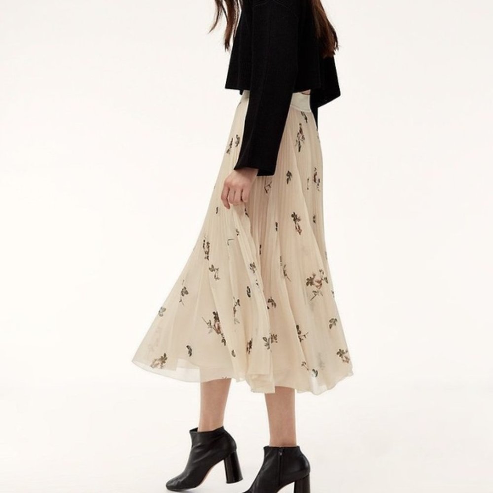 IN SEARCH OF: Aritzia Wilfred Terre (Twirl) Skirt